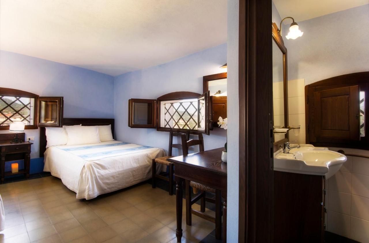 Castello Malicas Hotel Galtellì Buitenkant foto
