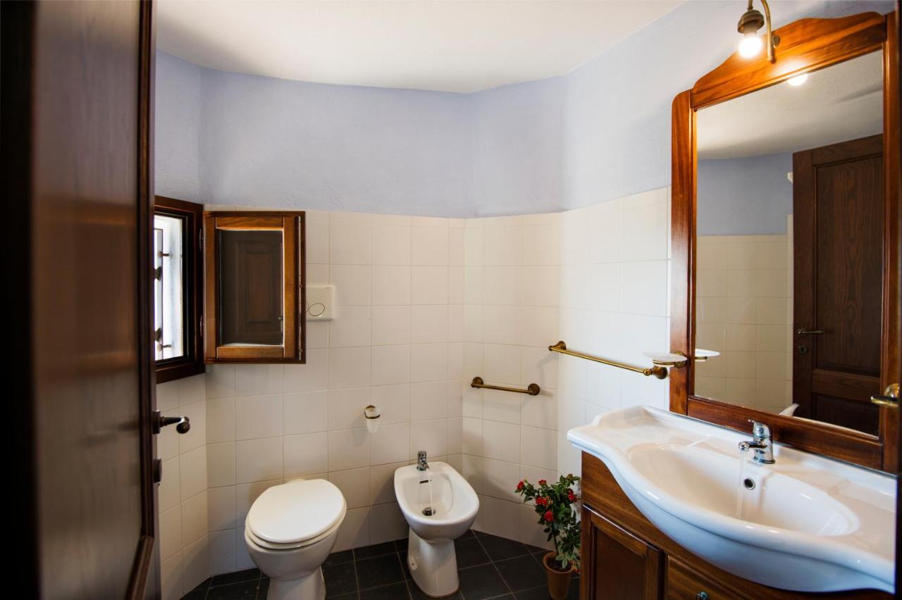 Castello Malicas Hotel Galtellì Buitenkant foto