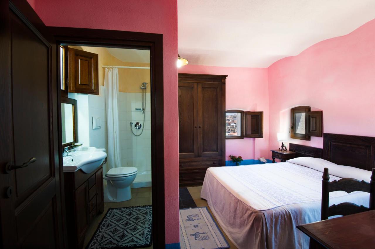Castello Malicas Hotel Galtellì Buitenkant foto